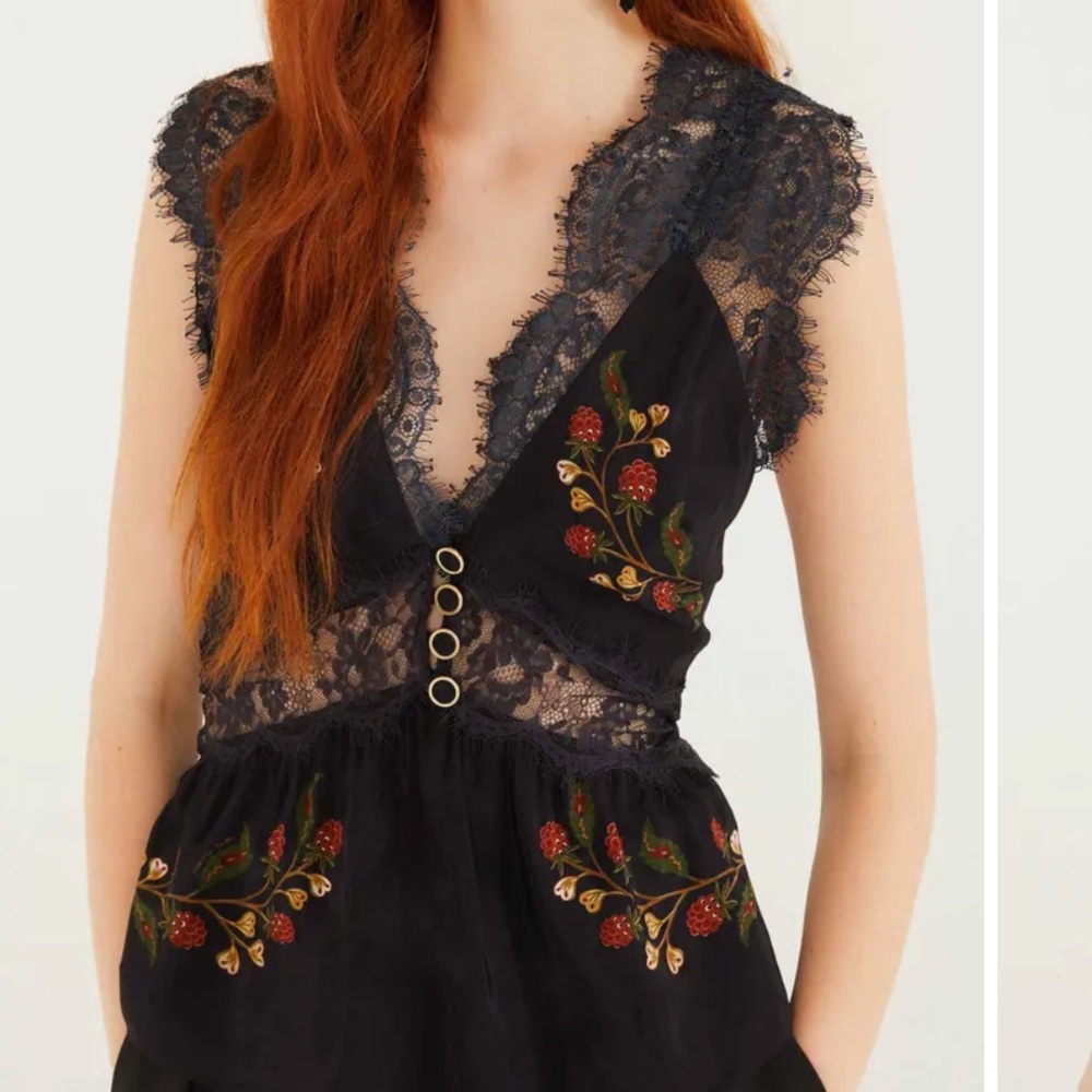 Berry Garden Lace Detail Sleeveless Top